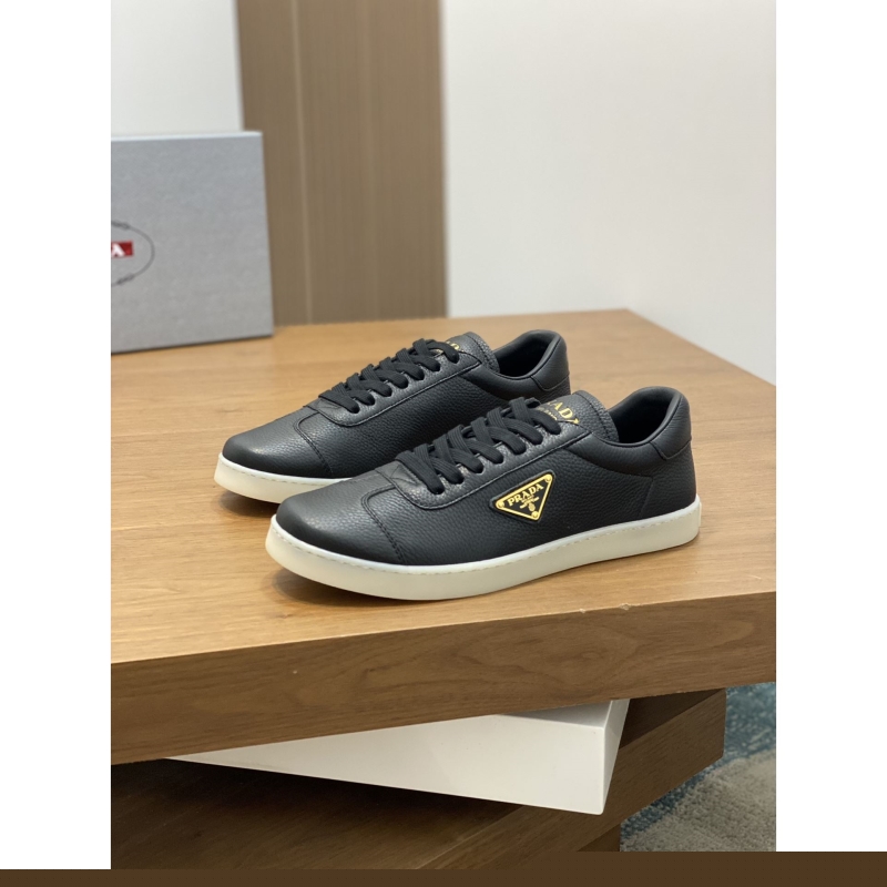 Pra*a casual shoes